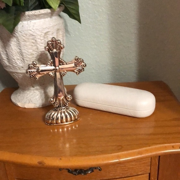 Beautiful desk cross / Paper weight - Picture 4 of 5
